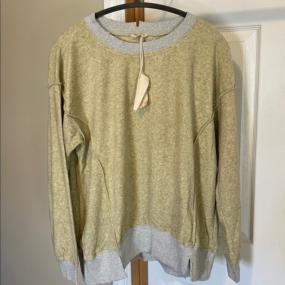 Hem & Thread pullover